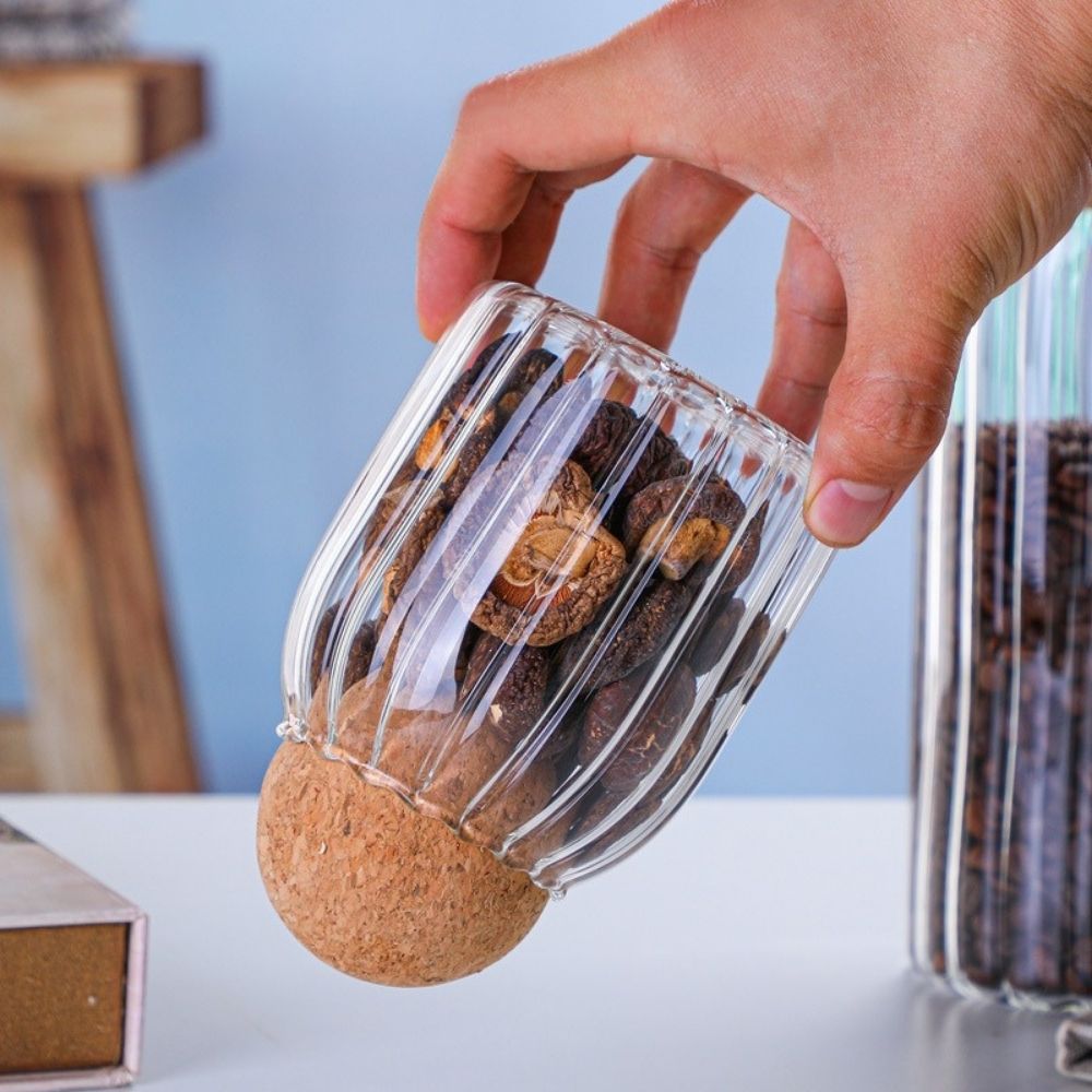Geriffeltes Glasgefäß mit Kugeldeckel (Cópia)
