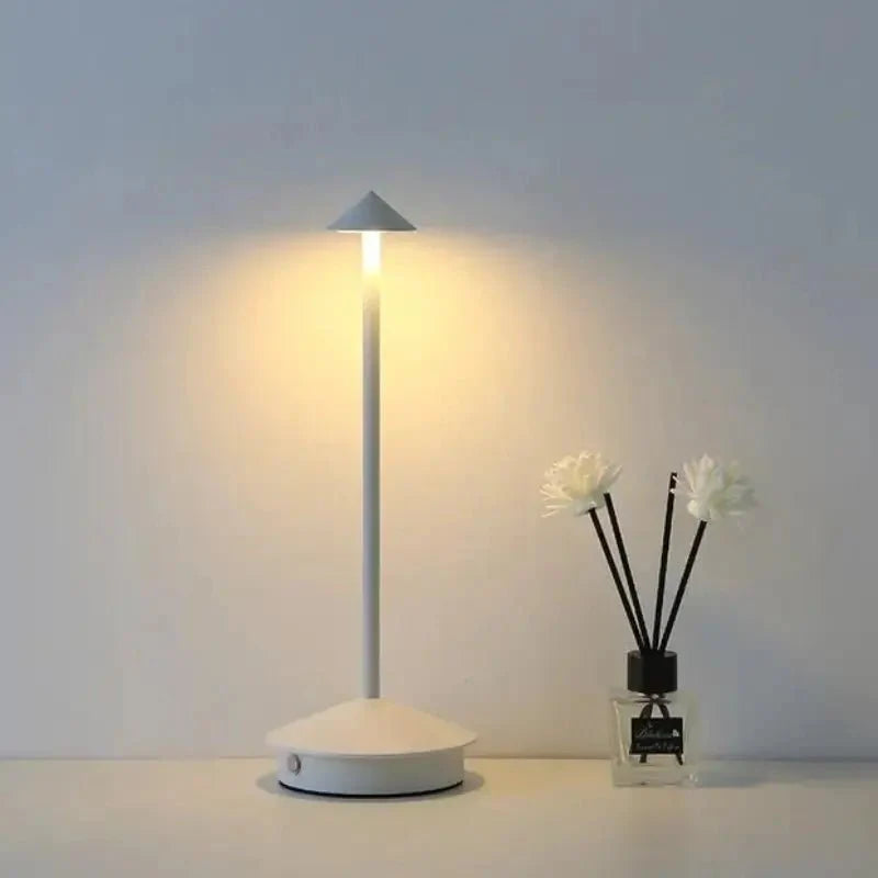 Kabellose Tischlampe – Wiederaufladbare LED Designleuchte