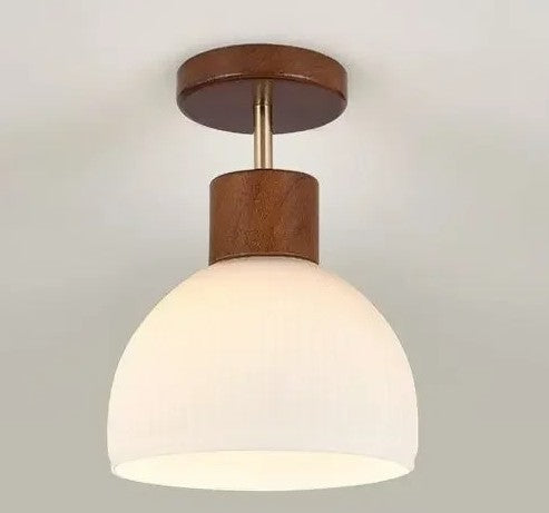 Zeitgenössische Hängeleuchte aus Mattglas in Goldfinish